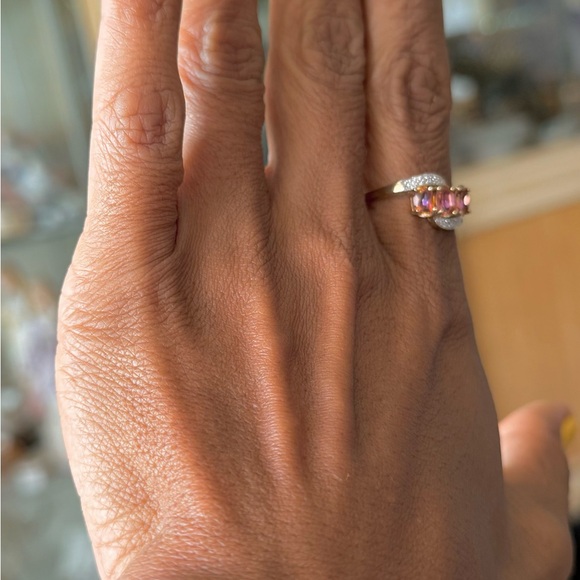 Elegant Gold and Silver Women's Ring - Picture 13 of 15